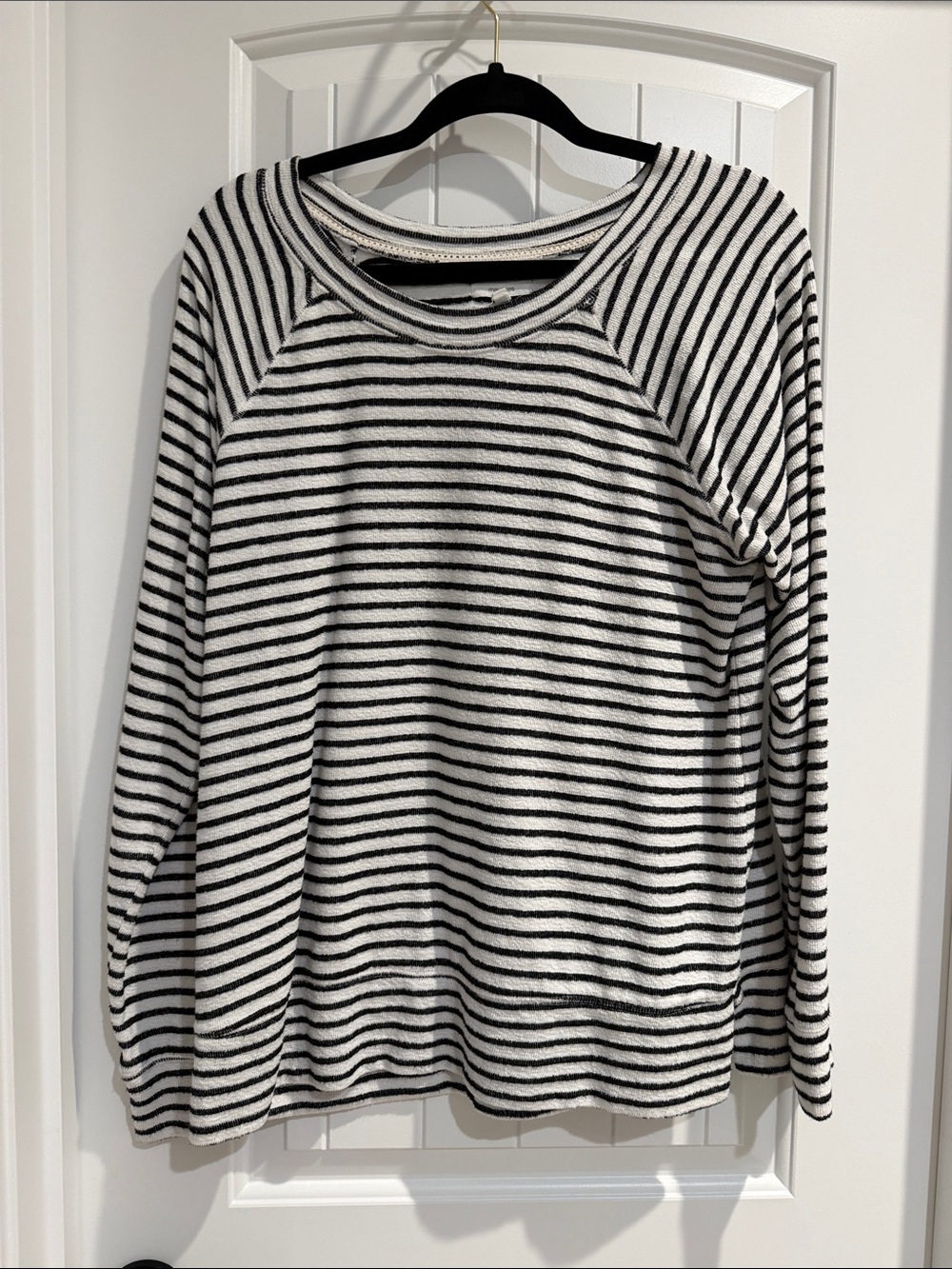Maurices Black & White Striped Crewneck Long Sleeve Tee